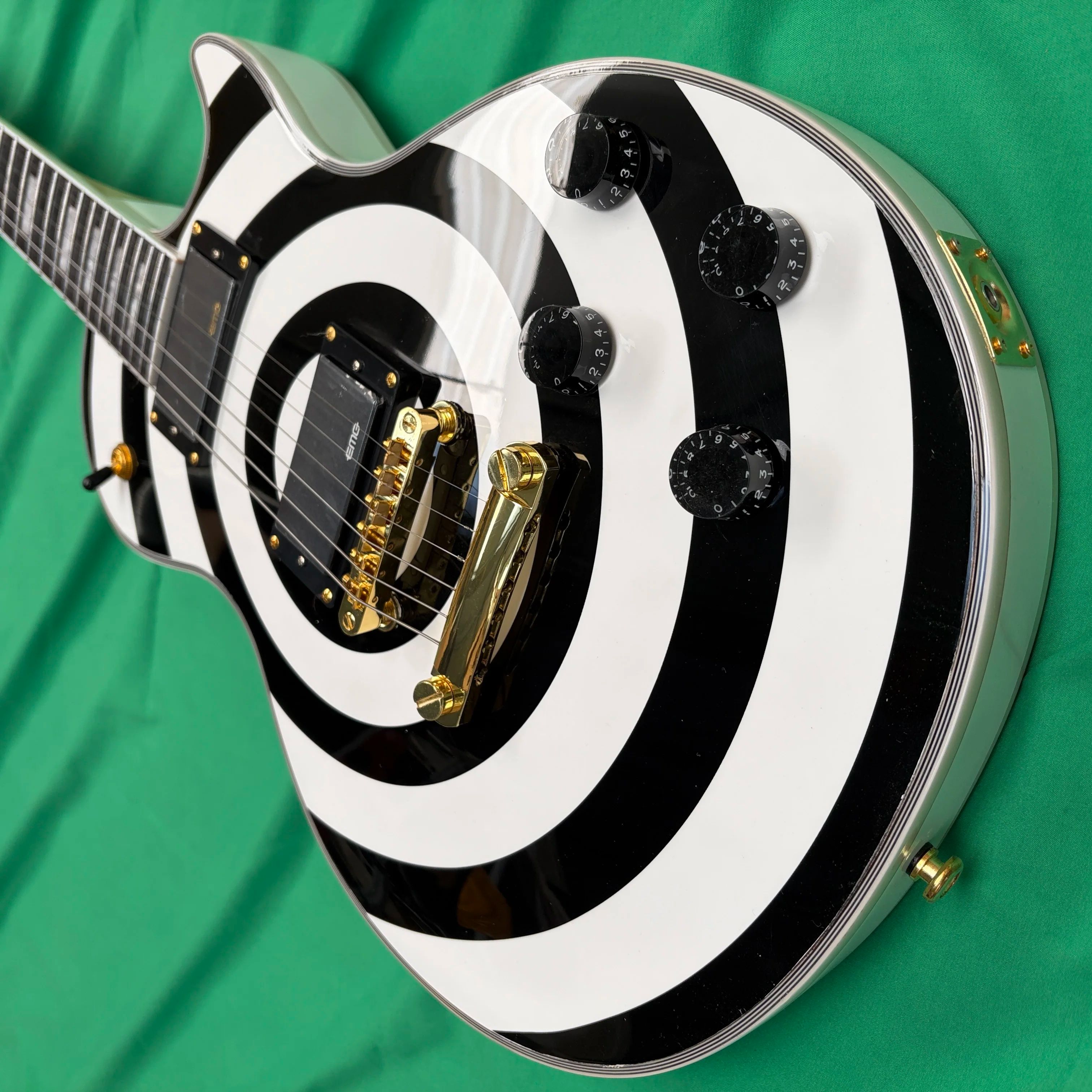 Musical Instrument With Strings - hot selling Classic Six-String Electric Guitar